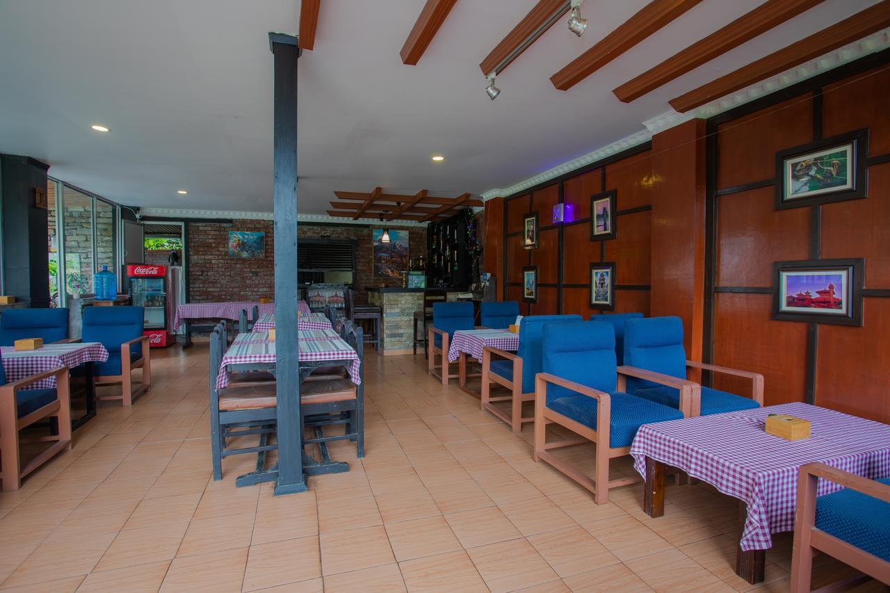 Hotel Glory Garden Pokhara Exteriör bild