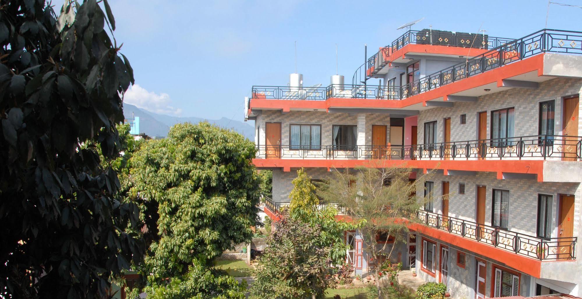 Hotel Glory Garden Pokhara Exteriör bild