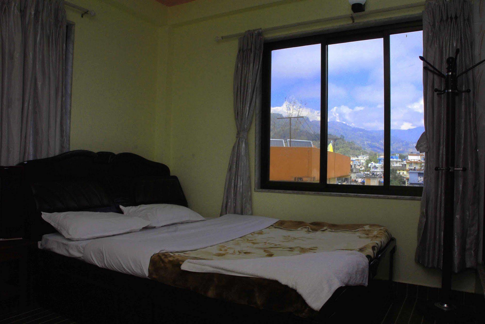 Hotel Glory Garden Pokhara Exteriör bild