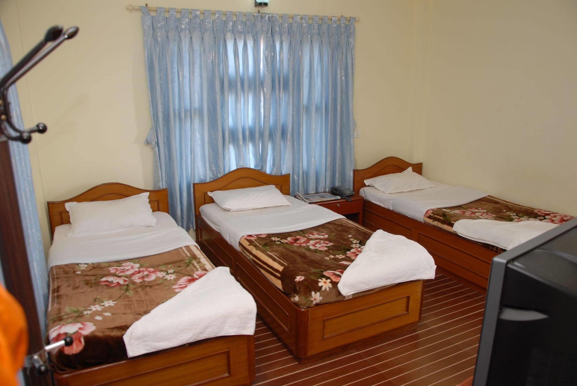 Hotel Glory Garden Pokhara Exteriör bild