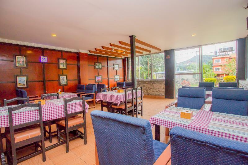Hotel Glory Garden Pokhara Exteriör bild